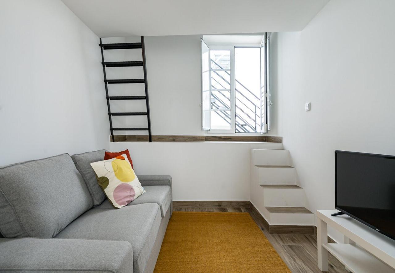 Tia Anica House II - Apartment With Terrace In Central Fuseta Beach Village Eksteriør billede